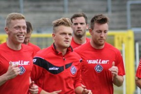 爱游戏体育-日本队在亚洲杯中发挥出色，志在夺冠