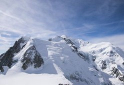 爱游戏中国官方网站平台-全国高山滑雪青少年比赛火热进行，全国高山滑雪青少年锦标赛