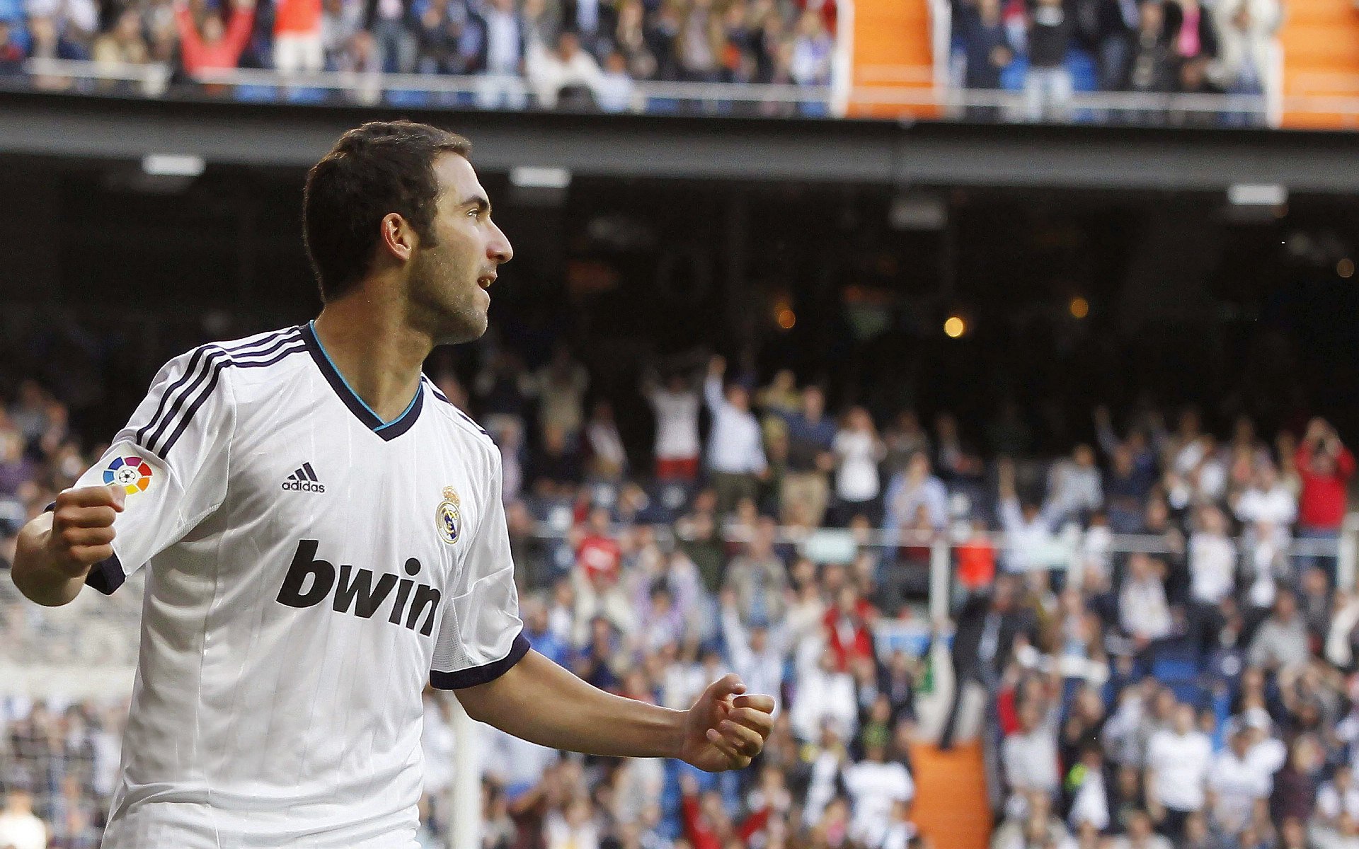 “马丁·高尔西的表现震撼橄榄球界,未来成就不凡”