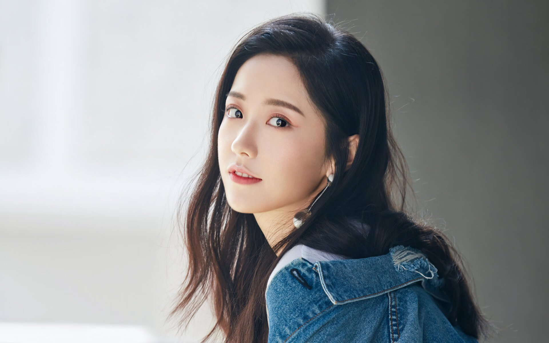 国家体育总局公布未来五年体育产业发展方向,到2025年体育产业总规模超过 万亿